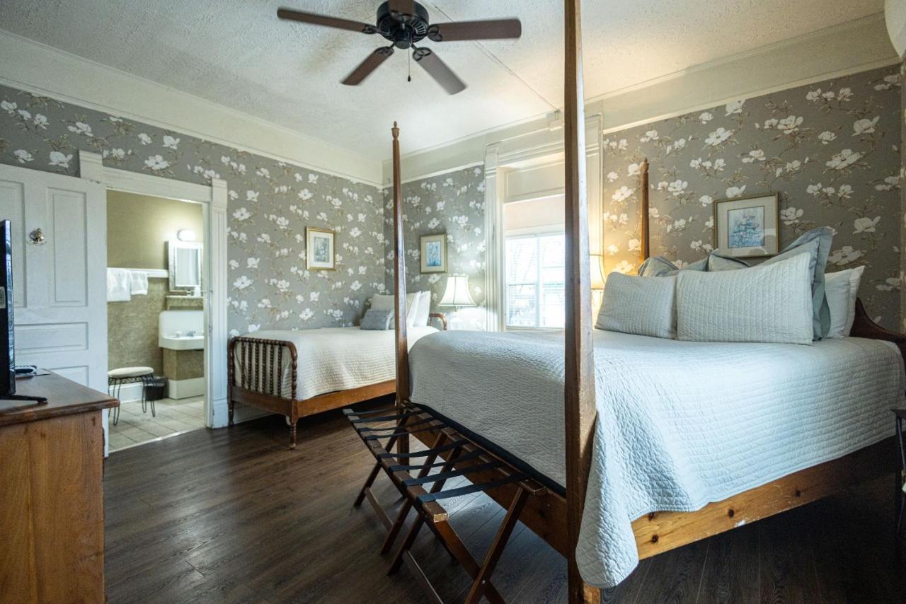 1898 Waverly Inn Hendersonville Eksteriør billede